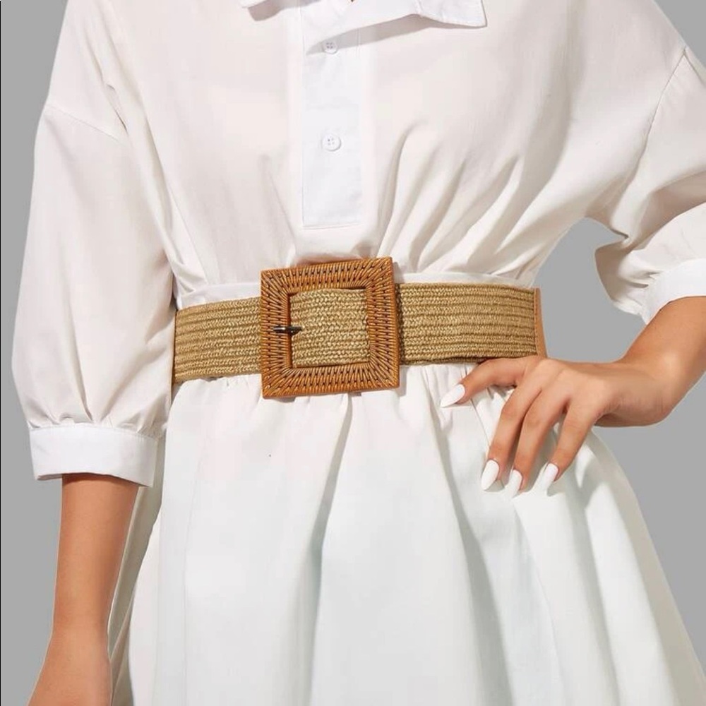 High waisted beige belt